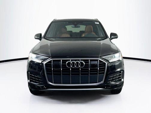 2022 Audi Q7 45 Premium Plus