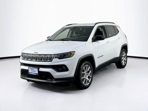 2022 Jeep Compass Latitude Lux