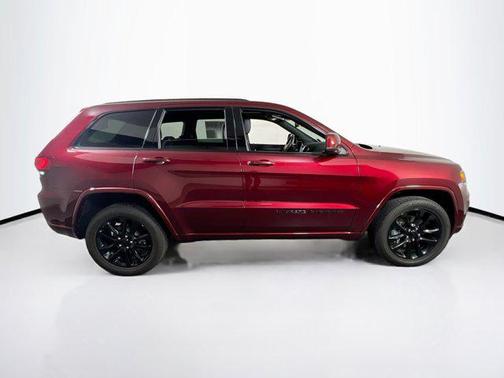 2022 Jeep Grand Cherokee Laredo