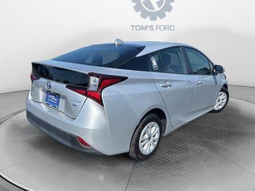 2021 Toyota Prius L
