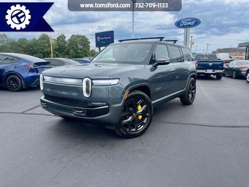 2025 Rivian R1S