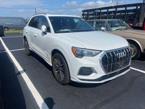 2022 Audi Q3 40 Premium