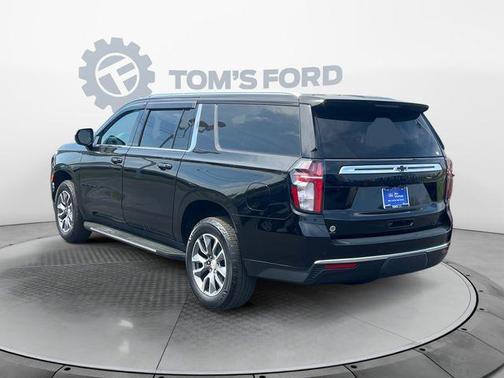 Black 2024 Chevrolet Suburban LT