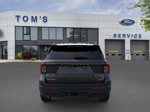 Agate Black Metallic 2026 Ford Explorer Active w/200A Pkg