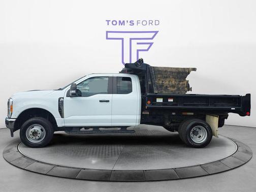 Oxford White 2023 Ford F-350 XL