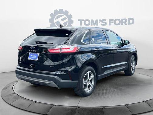 Agate Black Metallic 2023 Ford Edge SEL