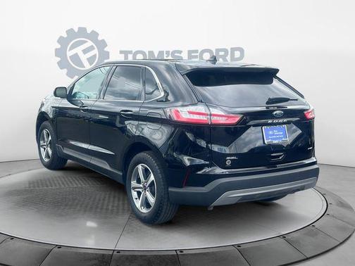 Agate Black Metallic 2023 Ford Edge SEL