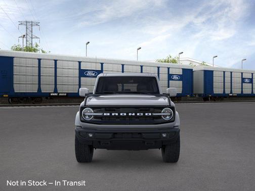 Avalanche Gray 2026 Ford Bronco Outer Banks