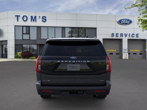 Dark Matter Gray Metallic 2026 Ford Expedition Max Active 4x4