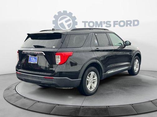 Agate Black Metallic 2022 Ford Explorer XLT