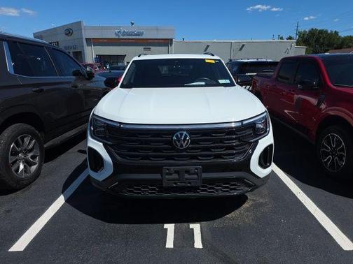 2024 Volkswagen Atlas Cross Sport 2.0T SE w/Technology