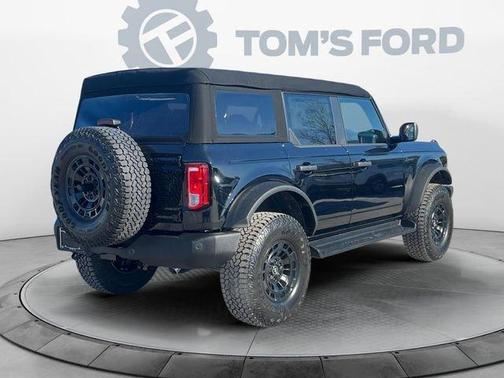 SHADOW BLACK 2025 Ford Bronco Big Bend