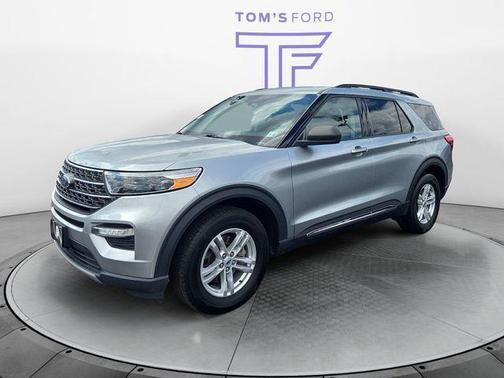 Iconic Silver Metallic 2023 Ford Explorer XLT
