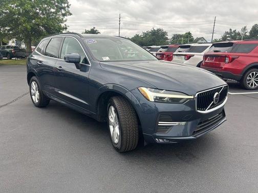 2022 Volvo XC60 B5 Momentum