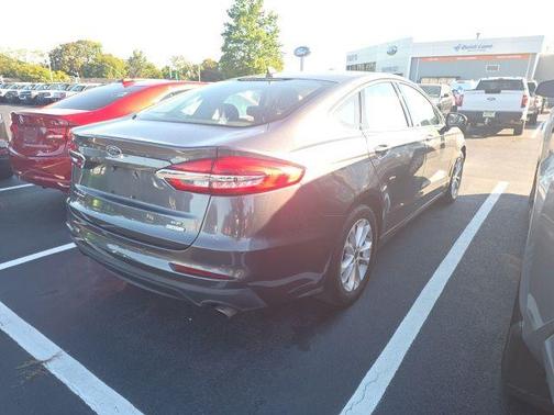2020 Ford Fusion SE