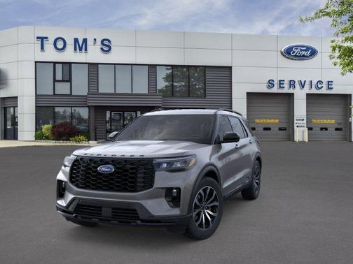 Carbonized Gray Metallic 2026 Ford Explorer ST-Line