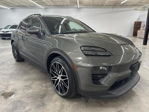 Green 2024 Porsche Macan Macan Electric 4
