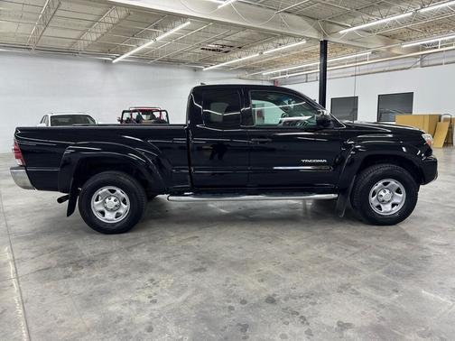 2014 Toyota Tacoma Base