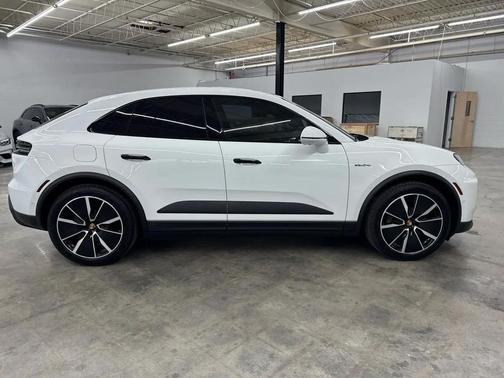 2024 Porsche Macan 4