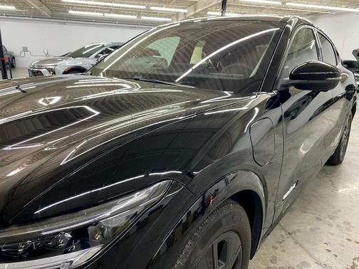 2022 Ford Mustang Mach-E California Route 1