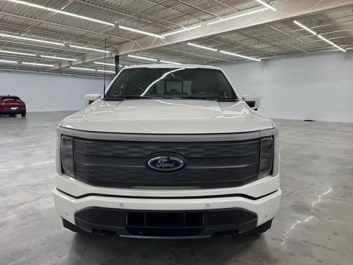 White 2022 Ford F-150 Lightning LARIAT