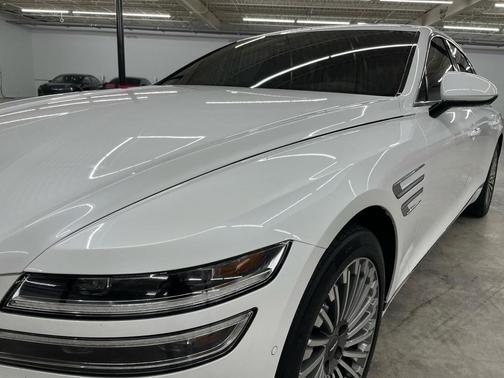 2024 Genesis Electrified G80 Advanced