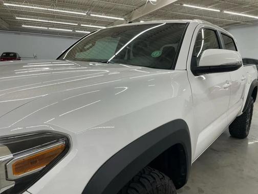 Super White 2018 Toyota Tacoma TRD Off Road