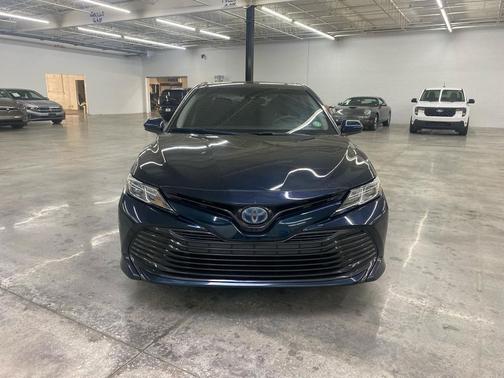 2018 Toyota Camry Hybrid LE