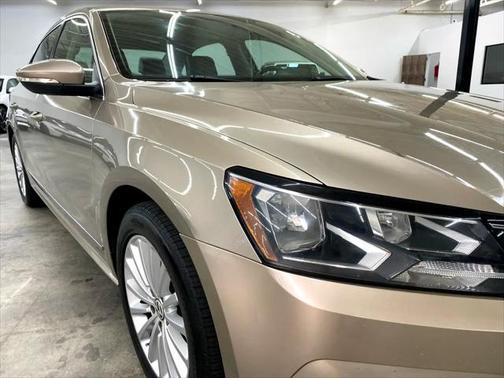 2016 Volkswagen Passat 1.8T SE