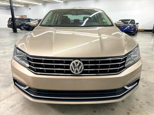 2016 Volkswagen Passat 1.8T SE