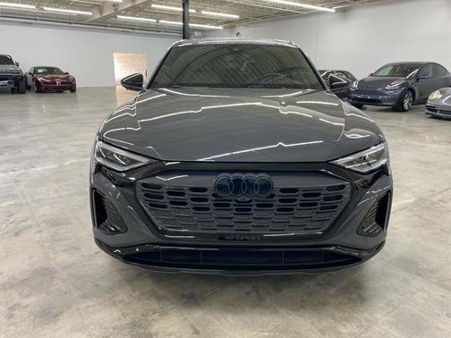 2024 Audi Q8 e-tron Prestige