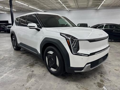 2024 Kia EV9 Light Long Range