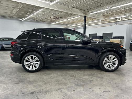 2025 Audi Q6 e-tron Premium