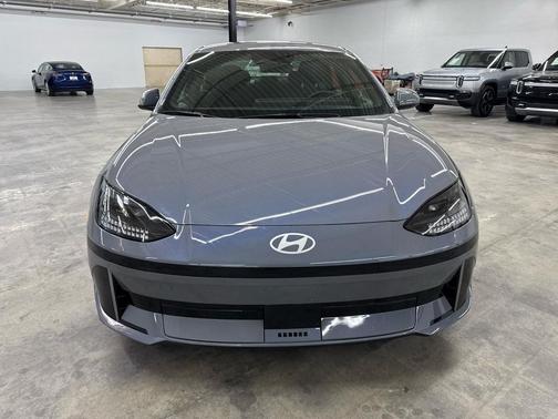 2025 Hyundai IONIQ 6 SE Standard Range