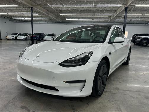 2022 Tesla Model 3 Standard Range Plus