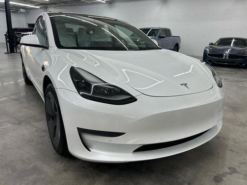2022 Tesla Model 3 Standard Range Plus