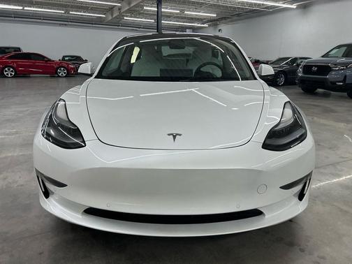 2022 Tesla Model 3 Standard Range Plus