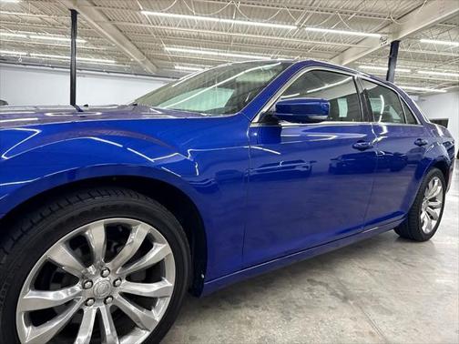 2019 Chrysler 300 Touring