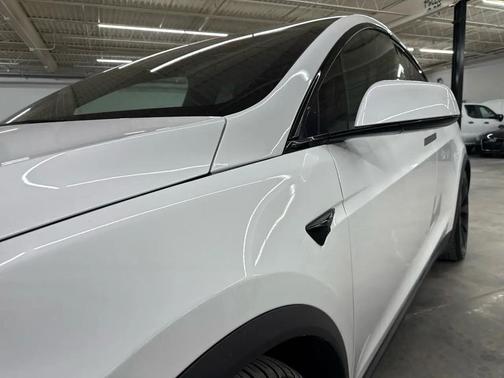 2023 Tesla Model X Standard Range