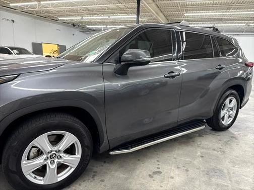 2021 Toyota Highlander LE