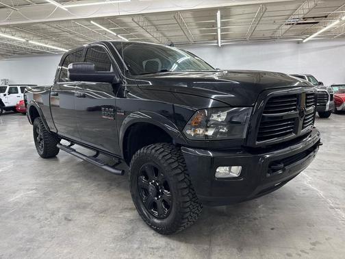 2017 RAM 2500 Big Horn Crew Cab 4x4 6'4' Box