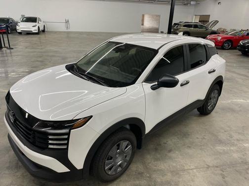 2025 Nissan Kicks S