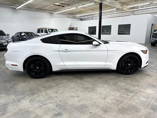 2016 Ford Mustang V6