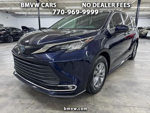 2022 Toyota Sienna XLE 7 Passenger
