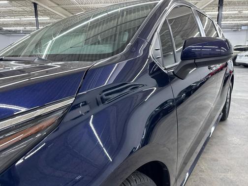 2022 Toyota Sienna XLE 7 Passenger