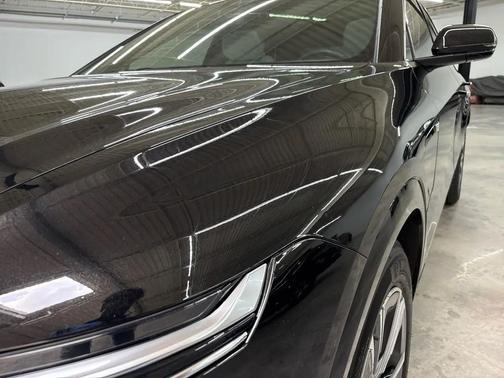 Stellar Black Metallic 2024 Cadillac LYRIQ Luxury