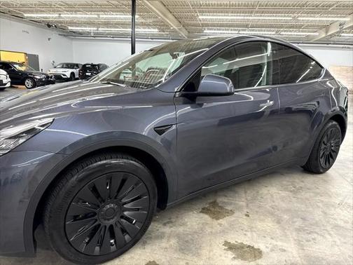 2022 Tesla Model Y Long Range Dual Motor All-Wheel Drive