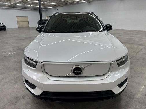 2021 Volvo XC40 Recharge Pure Electric P8