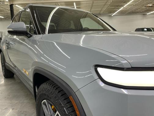 2023 Rivian R1T Adventure Quad Motor Large Pack