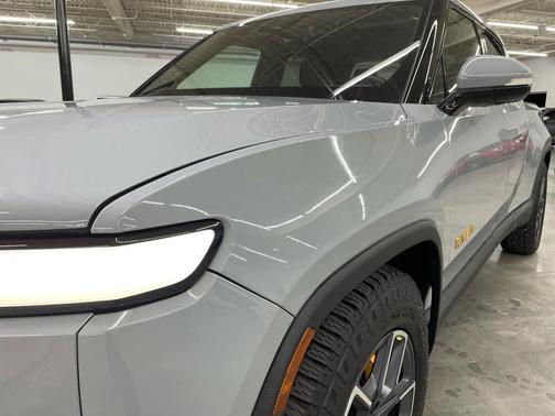 2023 Rivian R1T Adventure Quad Motor Large Pack